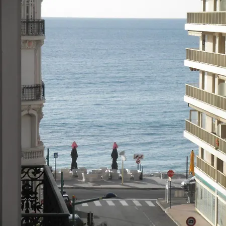 Апартаменты Noisette Ментона